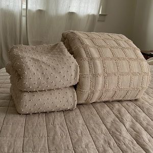 Schoolhouse electric popcorn coverlet and sham bundle